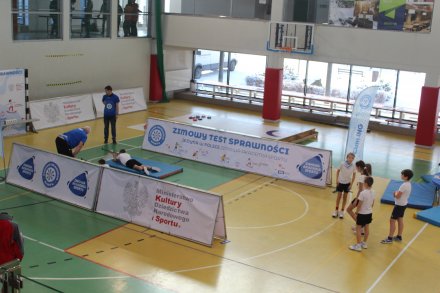 Widok ogólny na halę sportową w trakcie festiwalu